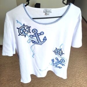 Nikki Rhinestoned Anchor short sleeves t-shirt Large,pre-loved,like New!